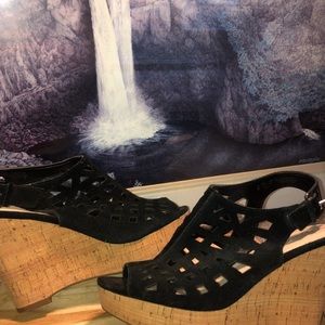 BLACK CUT OUT OPEN TOED FRANCO SARTO WEDGES